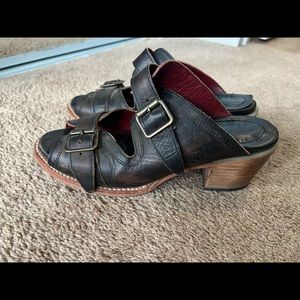 Freebird by Steven sandals